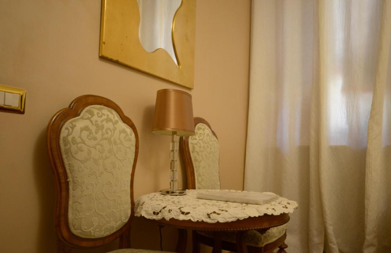 Villa Marisa Pavia Exteriör bild